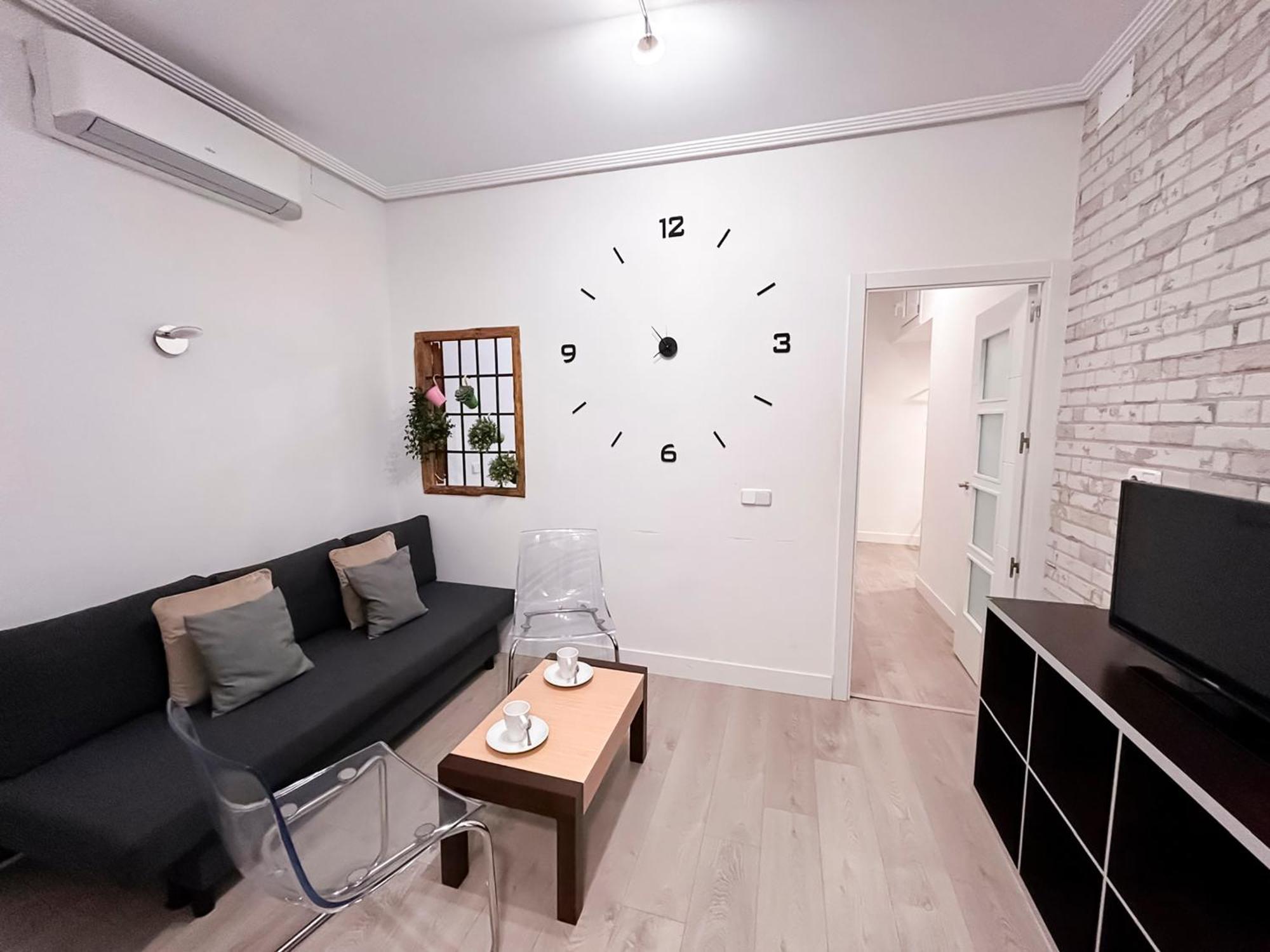 Charming Vibrant Madrid Apartment ภายนอก รูปภาพ